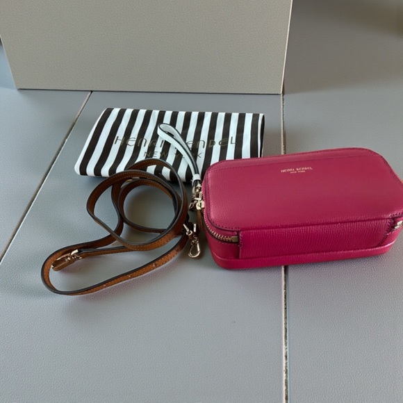 Henri Bendel 712 camera bag with Dustbag - Picture 4 of 5